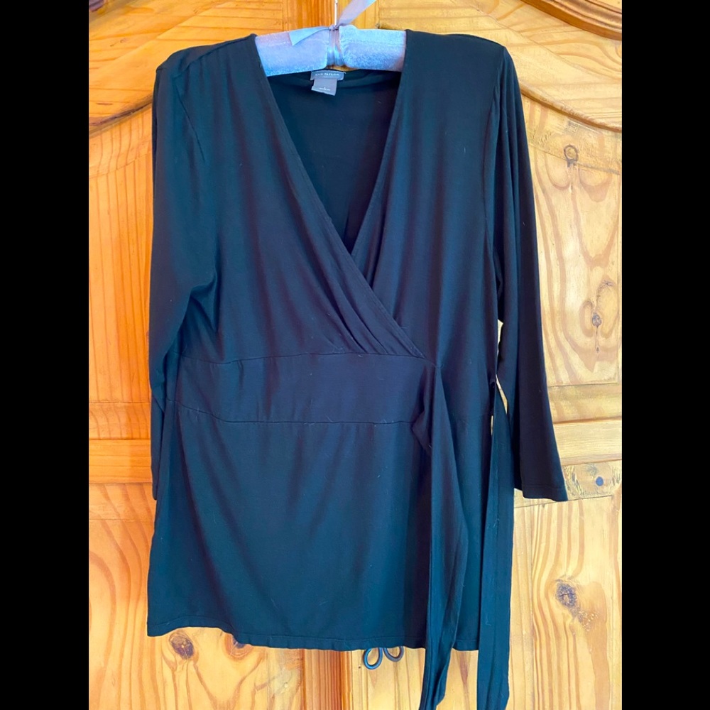Ann Taylor faux wrap w/side tie black top L